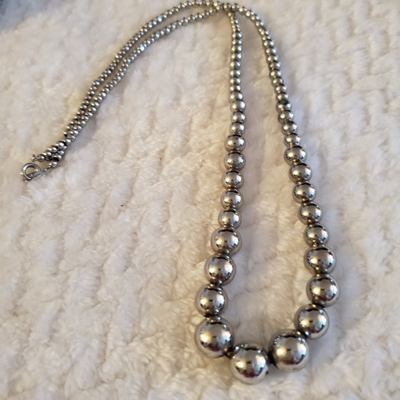 Graduated Ball Necklace